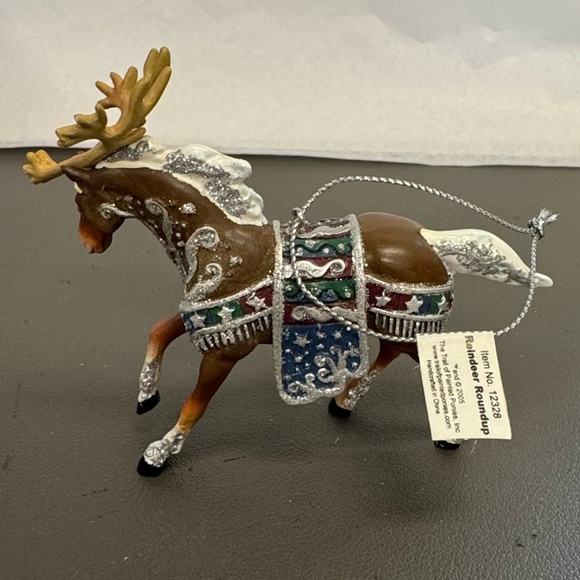 2005 The Trail of Painted Ponies Ornament "Reindeer Roundup" - Picture 5 of 10